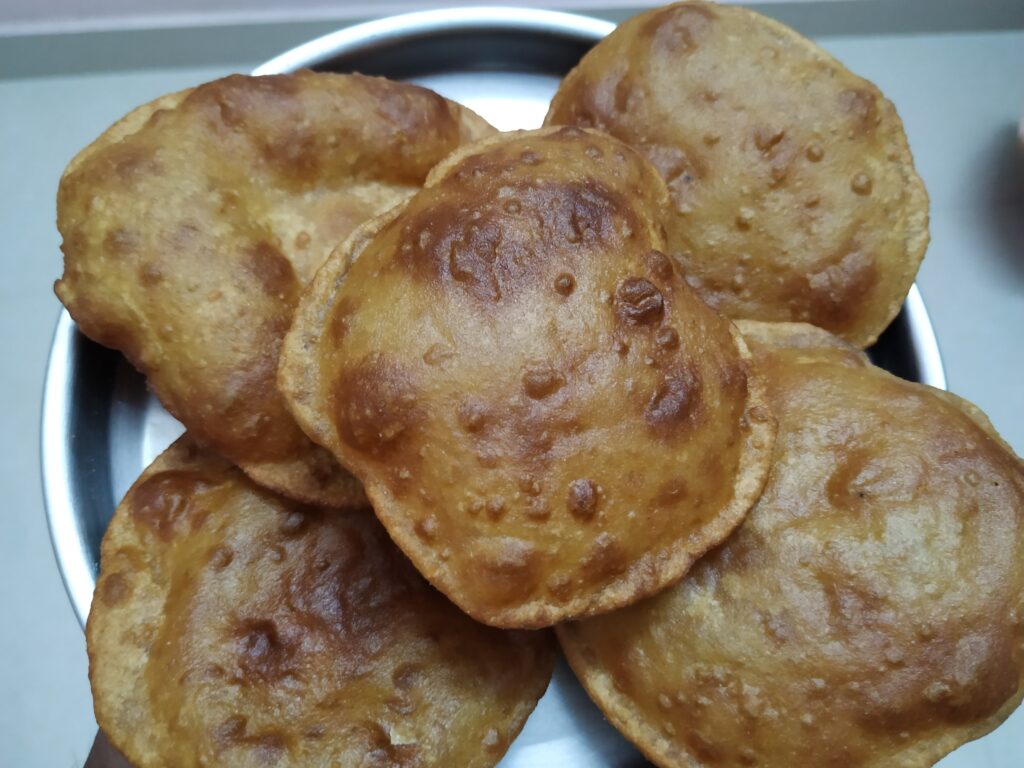 🍯 హెల్తీ బెల్లం పూరి (Jaggery Puri) 💛